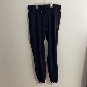 Lululemon, on the fly, black size 6